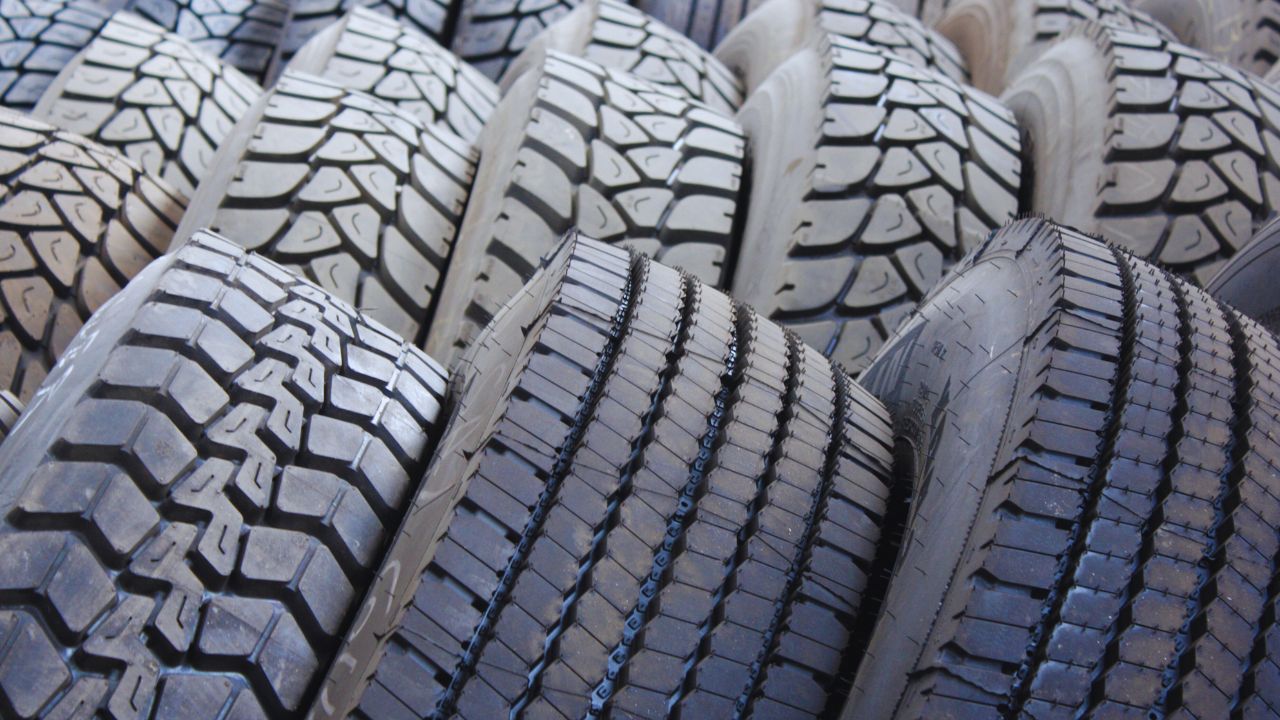 Opony do samochodów dostawczych – jak wybrać ogumienie, które wytrzyma intensywną eksploatację